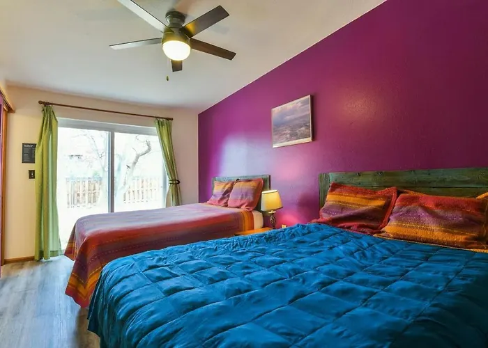Cozy Adventure Pad Near Downtown - Rose Tree 2
